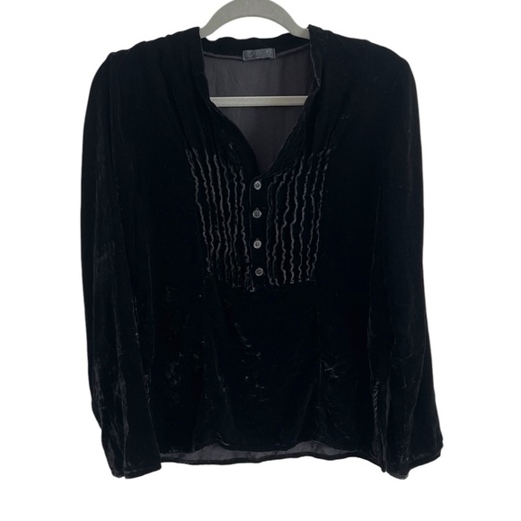 CP Shades Tops - CP Shades Velvet Top in Black, size small